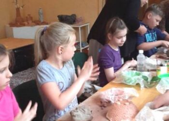 „Vasara su moliu“ – užsiėmimai kūrybingumui bei tradicijų puoselėjimui