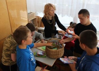 Beveik 1500 skurstančių vaikų rugsėjo pirmąją pasitiks alkani ir tuščiomis kuprinėmis