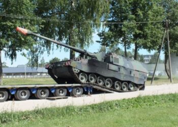 Lietuvos kariuomenė ginkluojasi pažangiausiomis pasaulyje laikomomis savaeigėmis haubicomis PzH2000