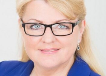 Ministrė A. Pabedinskienė nutraukia atostogas, kad susitiktų su Švietimo profsąjungų atstovais