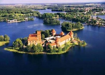 Trakų salos pilyje – paroda „Sunykę ir užmiršti Trakų miesto dvarai“