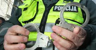 Policija jaunikį išsivedė iš santuokų salės