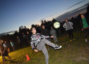 Butrimoniškiai sporto šventę „Mus vienija futbolas“ organizavo naktį