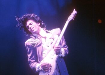 JAV popmuzikos atlikėjo Princo muzikos įrašų kompanija ,,Paisley Park“ nori paminėti pirmąsias jo mirties metines keturių dienų festivaliu