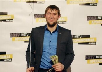 Ž. Tautvydas: „Manau, kad padovanoti mikrokompiuterius visoms Lietuvos mokykloms būtų protingiau ir naudingiau, nei tautinį kostiumą visiems pirmokams“