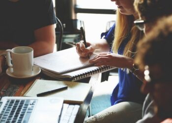 Kaip atsikratyti skolų ir išmokti valdyti asmeninius finansus?