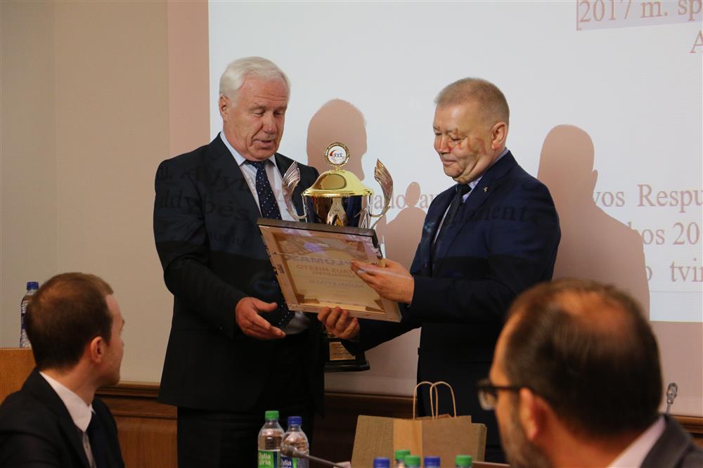 Lietuvos asociacijos „Sportas visiems“ prezidentas B. A. Vasiliauskas: „Alytaus miesto sportininkai šalyje neša aukštai iškeltą sporto vėliavą“