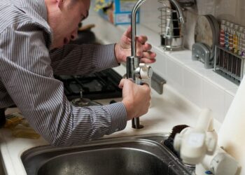 Kaip išspręsti dažniausias, namuose kylančias problemas, susijusias su vandentiekiu bei santechnika?