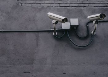 Metalinės durys butui – tobulas sprendimas. Konsultuoja specialistas