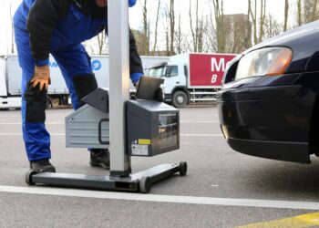 Automobilių techninė būklė Lietuvoje: 2 iš 3 turi trūkumų