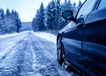 Naktimis spaus šaltukas: kaip pasirūpinti savo ištikimu automobiliu